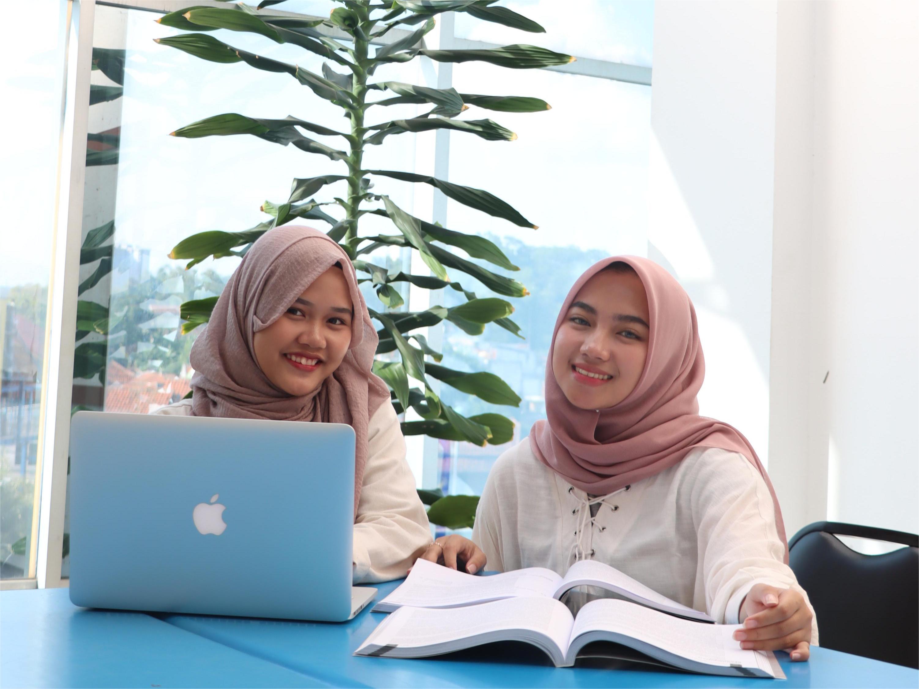 Manajemen Bisnis Syariah S1_image